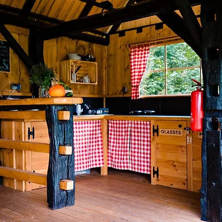 Luxusní stan Glamping Forest Edge