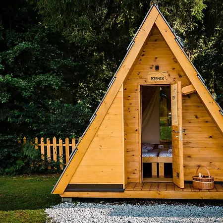 Campo de lujo Glamping Forest Edge *