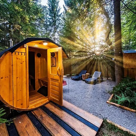 Glamping Forest Edge Luxury tent