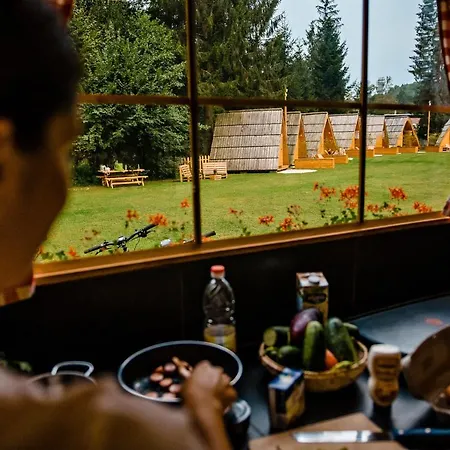 Glamping Forest Edge Luxury tent