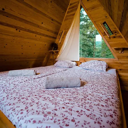 Campismo de Luxo Glamping Forest Edge Kamnik