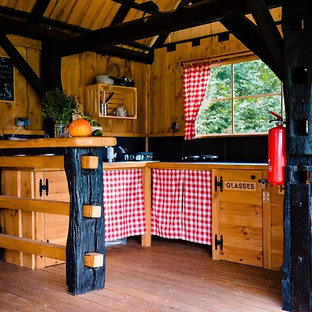 Campismo de Luxo Glamping Forest Edge Kamnik