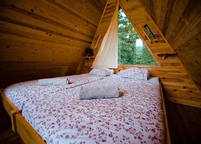 Glamping Forest Edge カムニーク