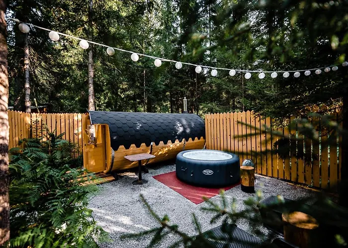 Glamping Forest Edge * カムニーク