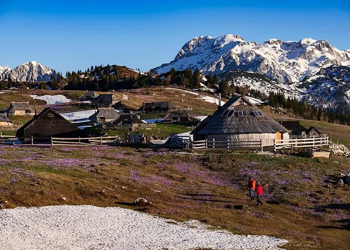 Glamping Forest Edge カムニーク